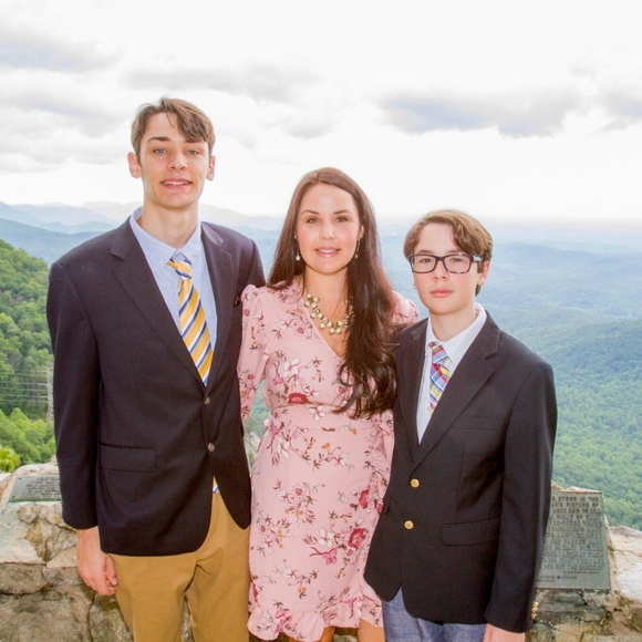 Welcome to my closet!! - Picture 3 of 10